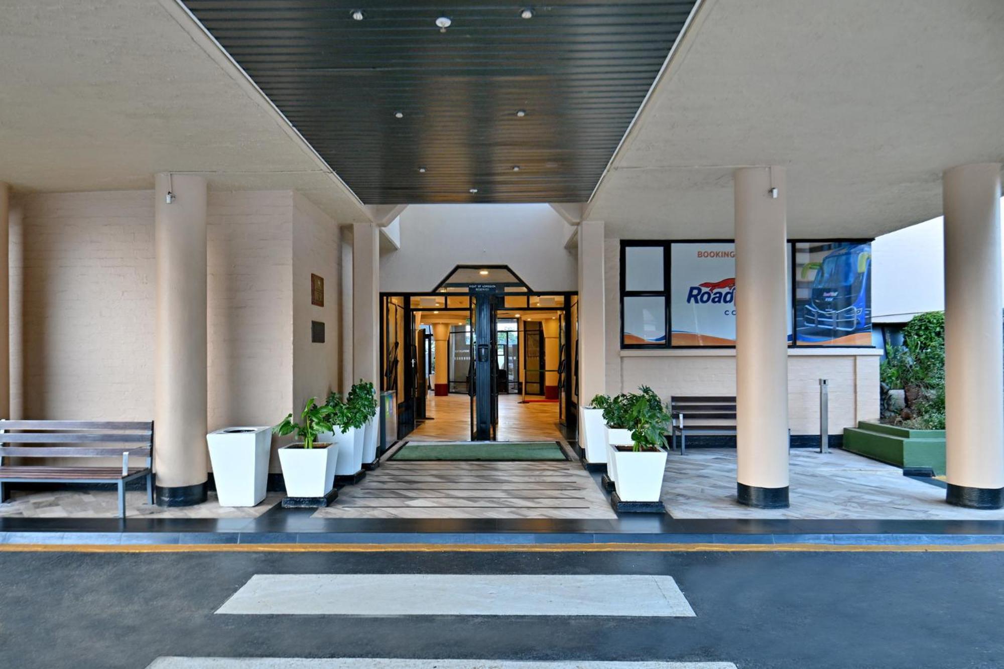 Holiday Inn - Harare By Ihg Exterior foto