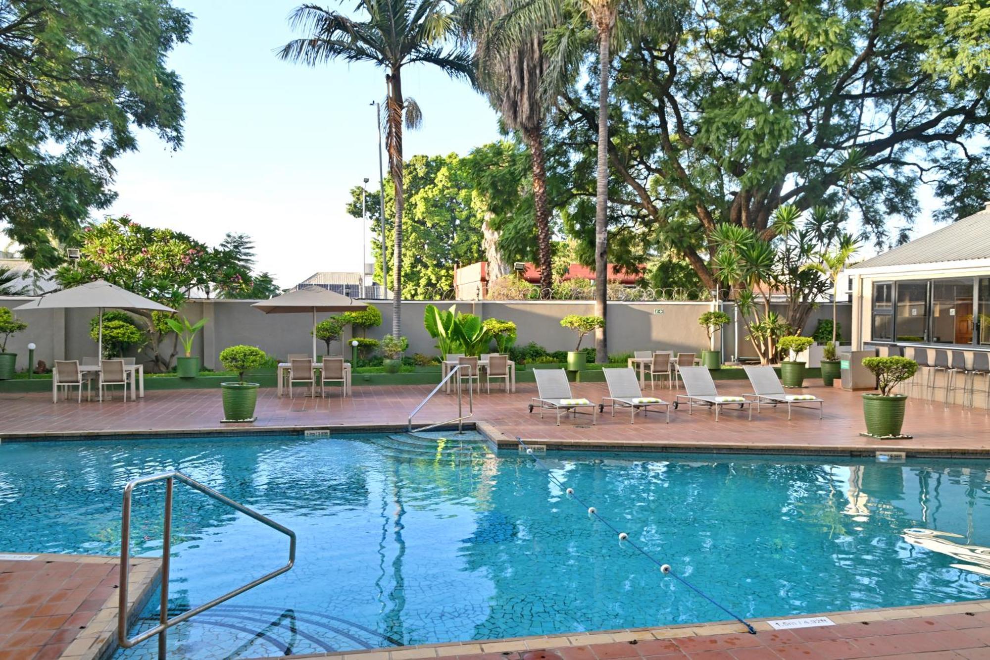 Holiday Inn - Harare By Ihg Exterior foto